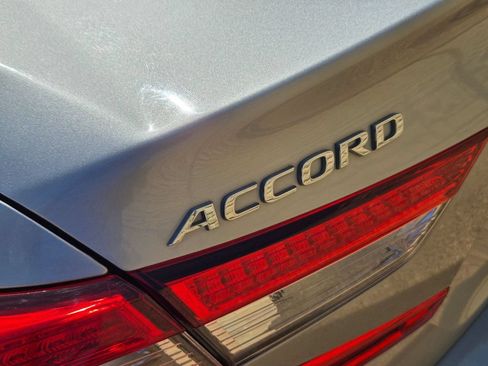 Used 2018 Honda Accord EX-L image 12