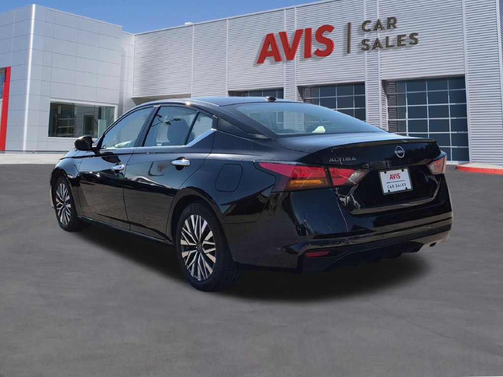 Used 2025 Nissan Altima 2.5 SV FWD image 9
