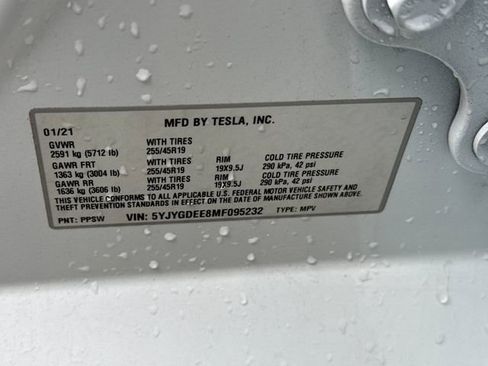 Used 2021 Tesla Model Y Long Range AWD/4WD image 26