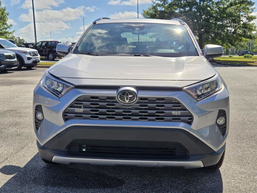 Used 2019 Toyota RAV4 Limited FWD image 2