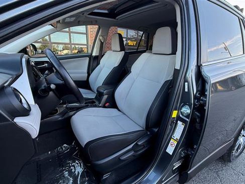 Used 2016 Toyota RAV4 XLE image 31