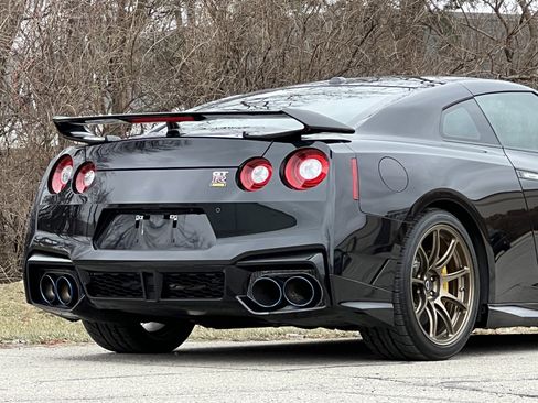 Used 2024 Nissan GT-R T-spec w/ T-Spec Takumi Edition image 10