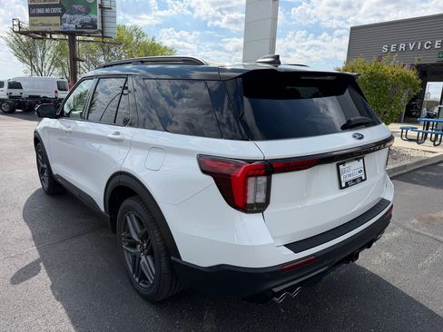 New 2026 Ford Explorer ST w/ Sun And Sound Package AWD/4WD image 8