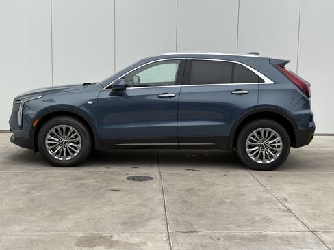 Used 2024 Cadillac XT4 Premium Luxury image 4