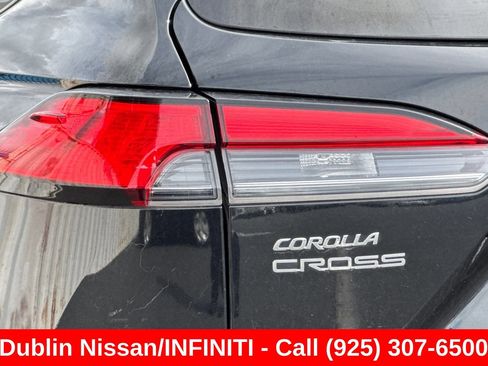 Used 2024 Toyota Corolla Cross XLE w/ Convenience Package AWD/4WD image 47