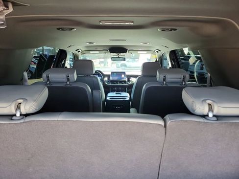 Certified 2022 Chevrolet Suburban LT w/ Luxury Package image 10