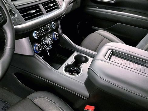 Used 2024 GMC Yukon SLE image 14