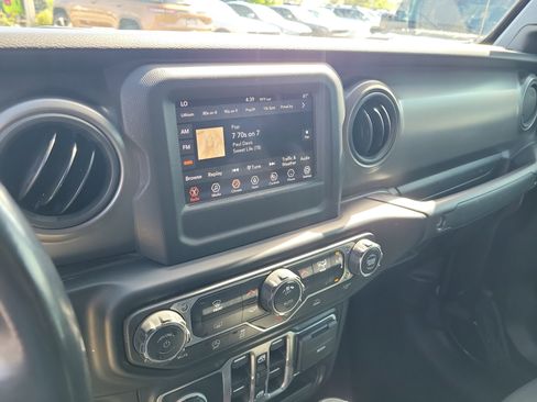 Used 2022 Jeep Gladiator Sport AWD/4WD image 25