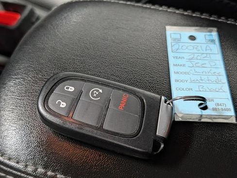 Used 2021 Jeep Cherokee Latitude Lux AWD/4WD image 23