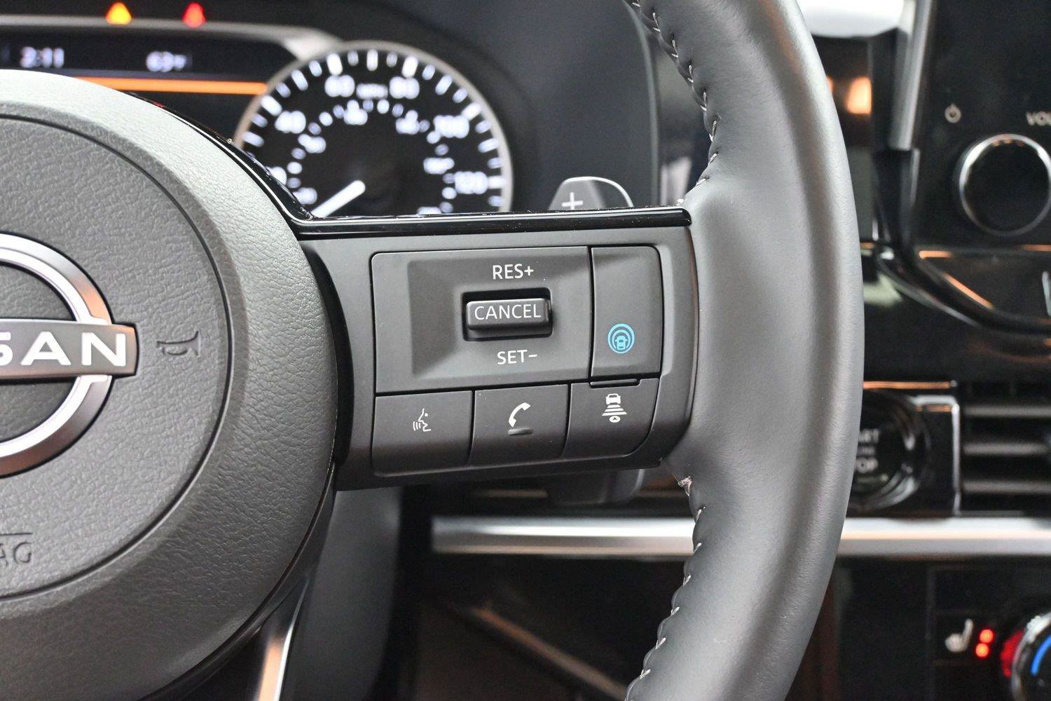 Used 2025 Nissan Pathfinder SL w/ SL Premium Package FWD image 15