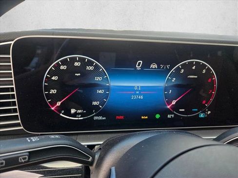 Used 2024 Mercedes-Benz GLS 450 4MATIC image 10