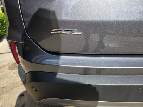 Used 2021 Ford Edge SEL w/ Convenience Package image 6