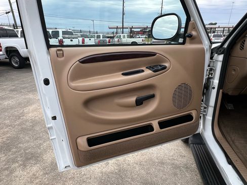 Used 1999 Dodge Ram 2500 Truck 2WD Quad Cab image 30
