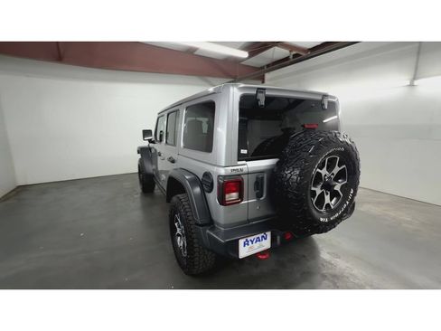 Used 2020 Jeep Wrangler Unlimited Rubicon w/ Cold Weather Group AWD/4WD image 7
