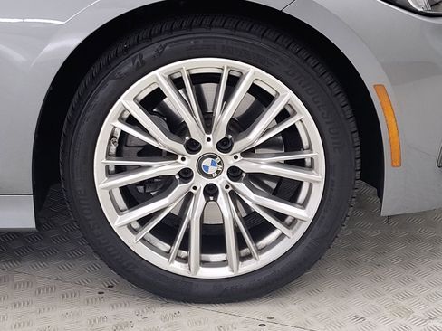 Used 2024 BMW 330i Sedan w/ Premium Package image 4