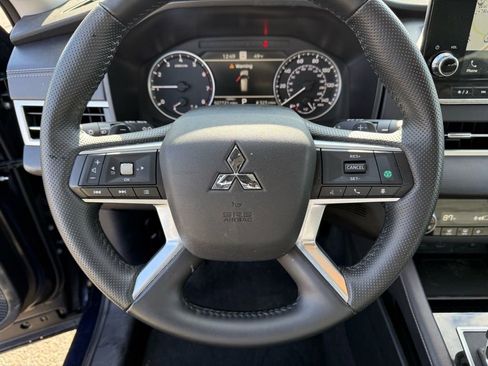 Used 2024 Mitsubishi Outlander SE image 21