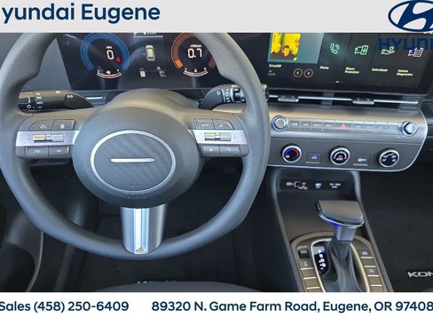 Used 2025 Hyundai Kona SE image 16