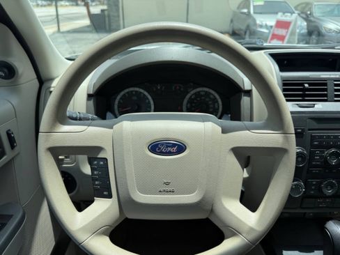 Used 2010 Ford Escape XLS AWD/4WD image 30