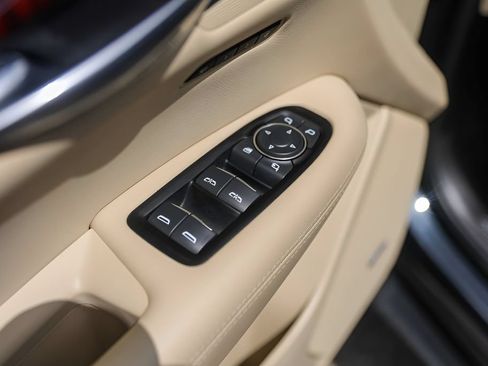 Used 2019 Cadillac XT5 Luxury FWD image 21