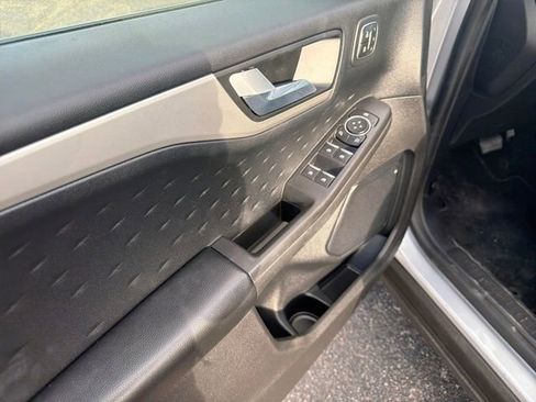 Used 2020 Ford Escape SEL image 14