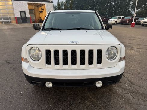 Used 2013 Jeep Patriot Latitude AWD/4WD image 8