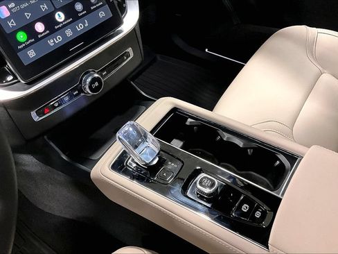 Certified 2026 Volvo XC90 B5 Plus w/ Protection Package Premier AWD/4WD image 18