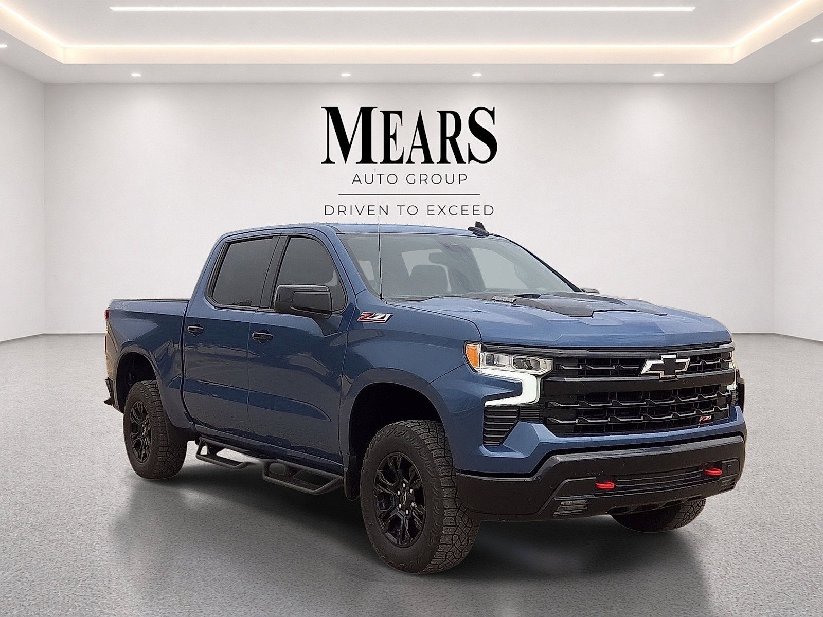 Used 2024 Chevrolet Silverado 1500 LT Trail Boss w/ Convenience Package II AWD/4WD image 7