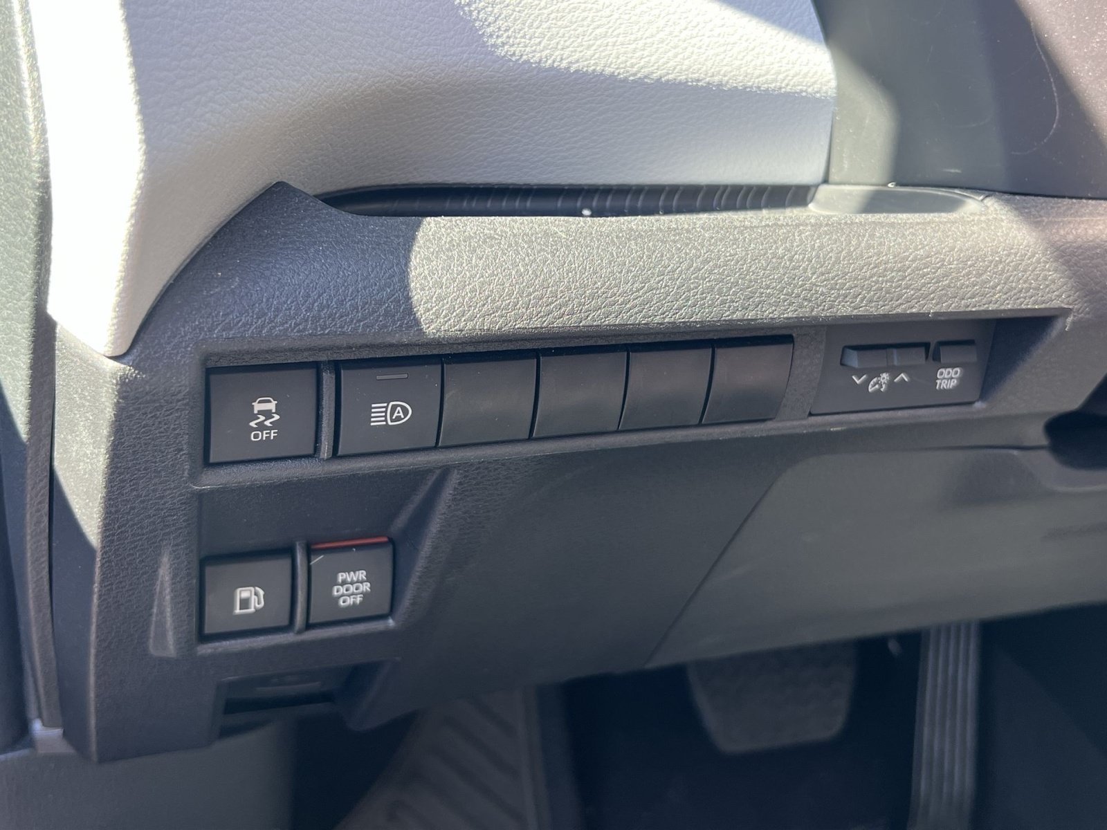 Used 2025 Toyota Sienna LE FWD image 26