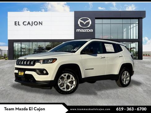 Used 2024 Jeep Compass Latitude image 1