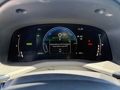 Used 2025 Toyota Camry SE FWD image 16