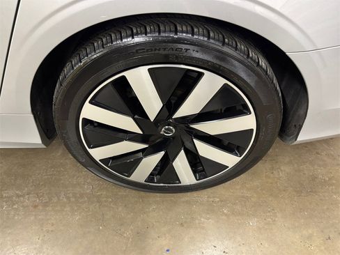 Certified 2024 Volvo S90 T8 Ultimate image 35