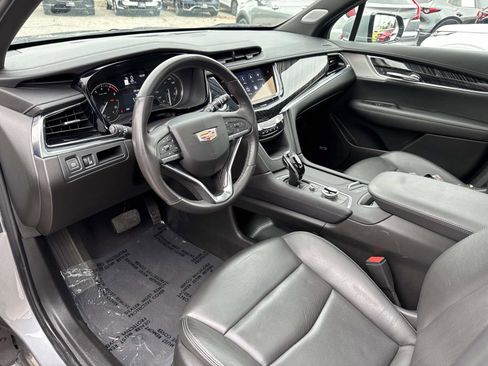 Used 2025 Cadillac XT6 Premium Luxury image 15