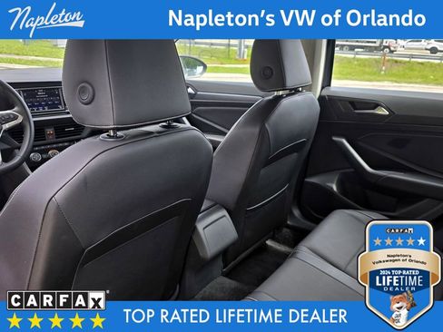 Used 2024 Volkswagen Jetta SE image 31