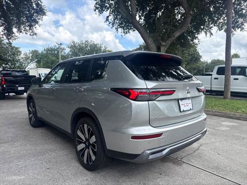Used 2025 Mitsubishi Outlander SE AWD/4WD image 9