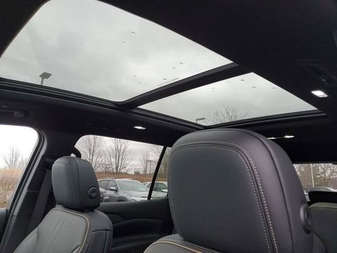 New 2026 Chevrolet Traverse High Country w/ LPO, Floor Liner Package image 19