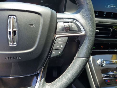 Used 2023 Lincoln Nautilus FWD w/ Premium Package image 25