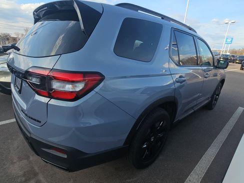 Used 2026 Honda Pilot Black Edition image 3