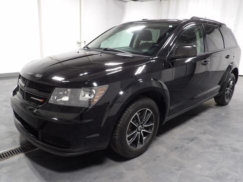 Used 2018 Dodge Journey SE w/ Blacktop Package FWD image 3