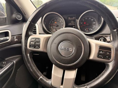 Used 2012 Jeep Grand Cherokee Laredo RWD image 14
