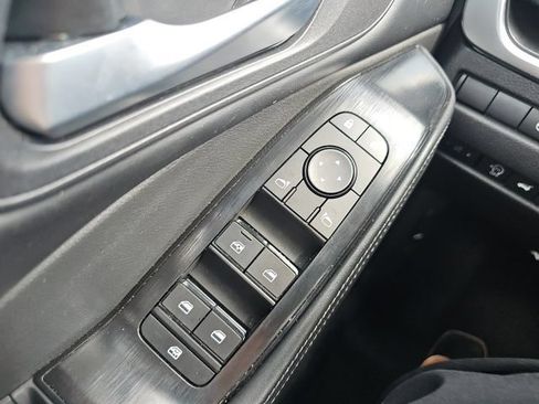 Used 2025 Nissan Rogue SV FWD image 31