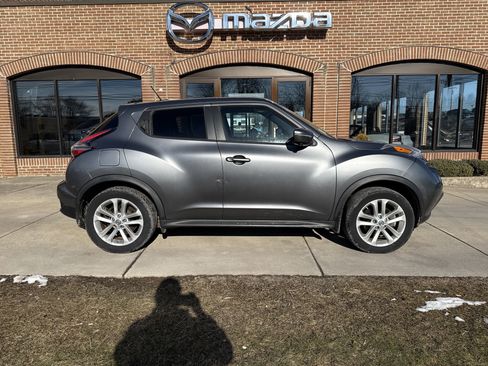 Used 2015 Nissan Juke SL image 2