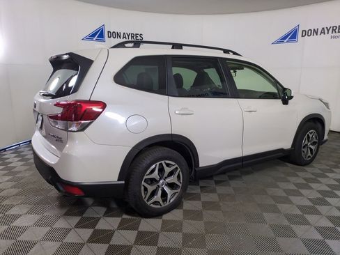Used 2022 Subaru Forester Premium AWD/4WD image 8