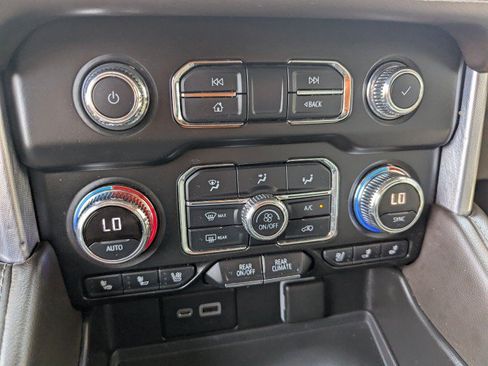 Used 2021 GMC Yukon XL SLT AWD/4WD image 21