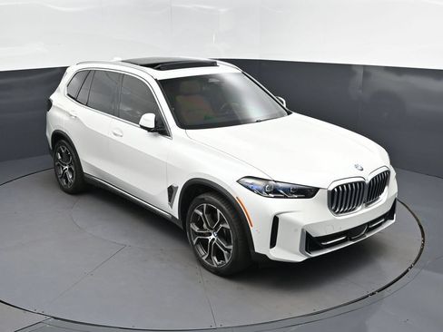 Used 2025 BMW X5 sDrive40i w/ Climate Comfort Package RWD image 1