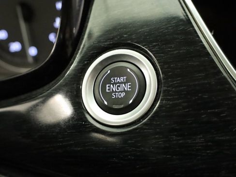 Used 2023 Cadillac XT6 Premium Luxury w/ Technology Package image 24