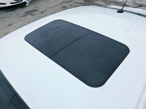 Used 2018 Ford Fusion SE w/ Fusion SE Technology Package image 9