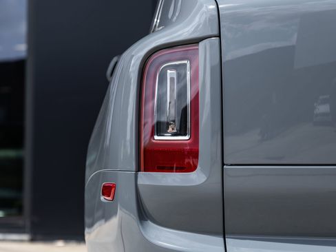 Used 2022 Rolls-Royce Cullinan AWD/4WD image 14