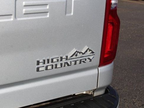 Used 2022 Chevrolet Silverado 2500 High Country w/ Safety Package II image 5