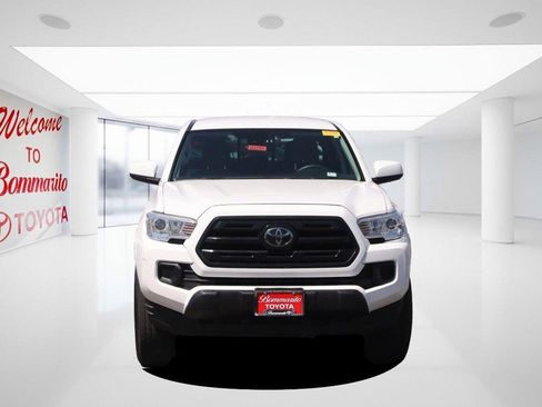 Used 2018 Toyota Tacoma SR AWD/4WD image 4