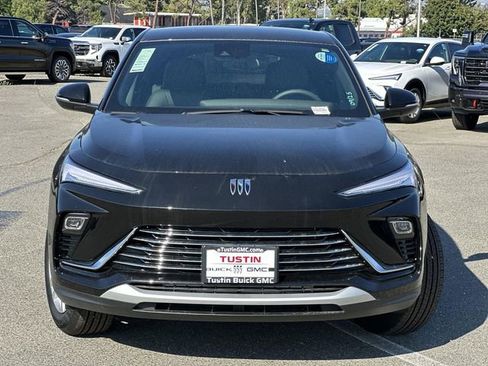 New 2025 Buick Envista Preferred image 2